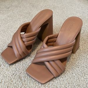 Square, chunky heel, sandal, 4”